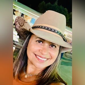 Meet your Posher, Sofia